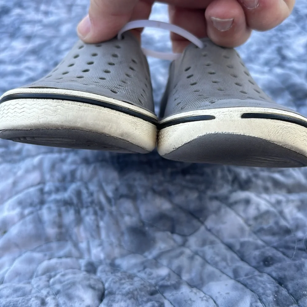 Native shoes gray. Size C8